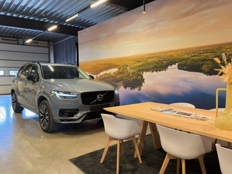 volvo showroom oss