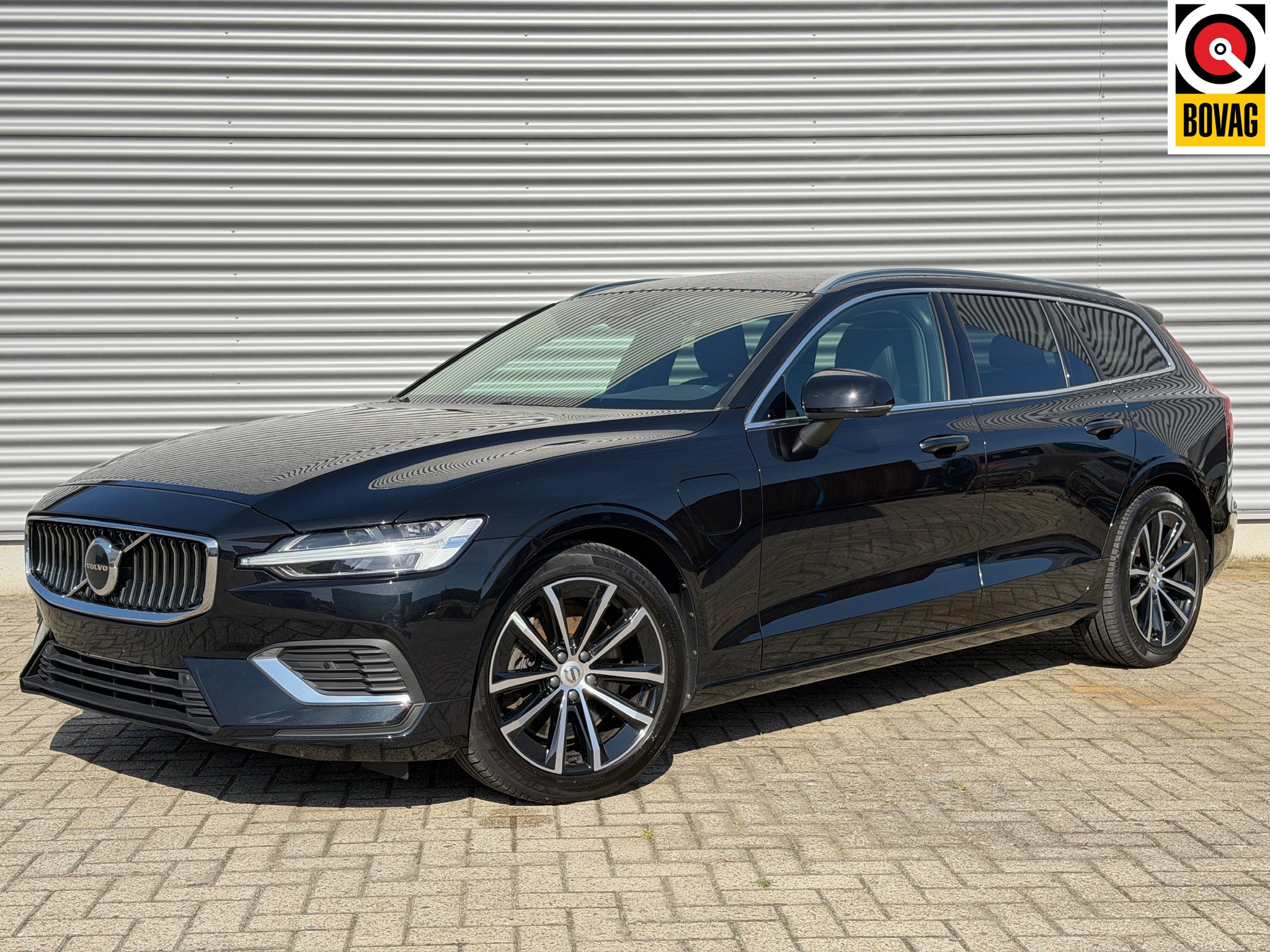 
								Volvo V60 T6 RECHARGE AWD | LEER | TREKHAAK | 2023 full									