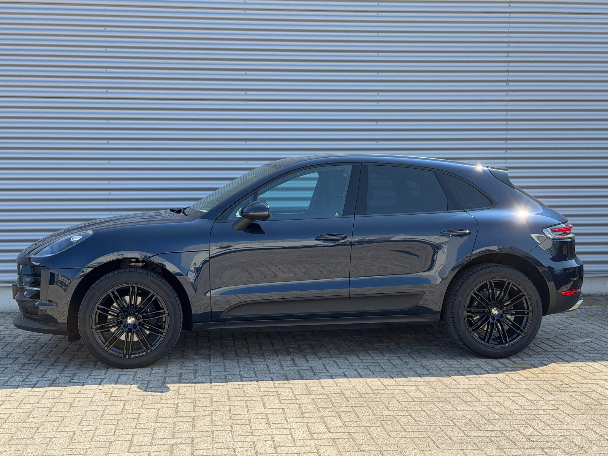 
								Porsche Macan 2.0 AWD full									