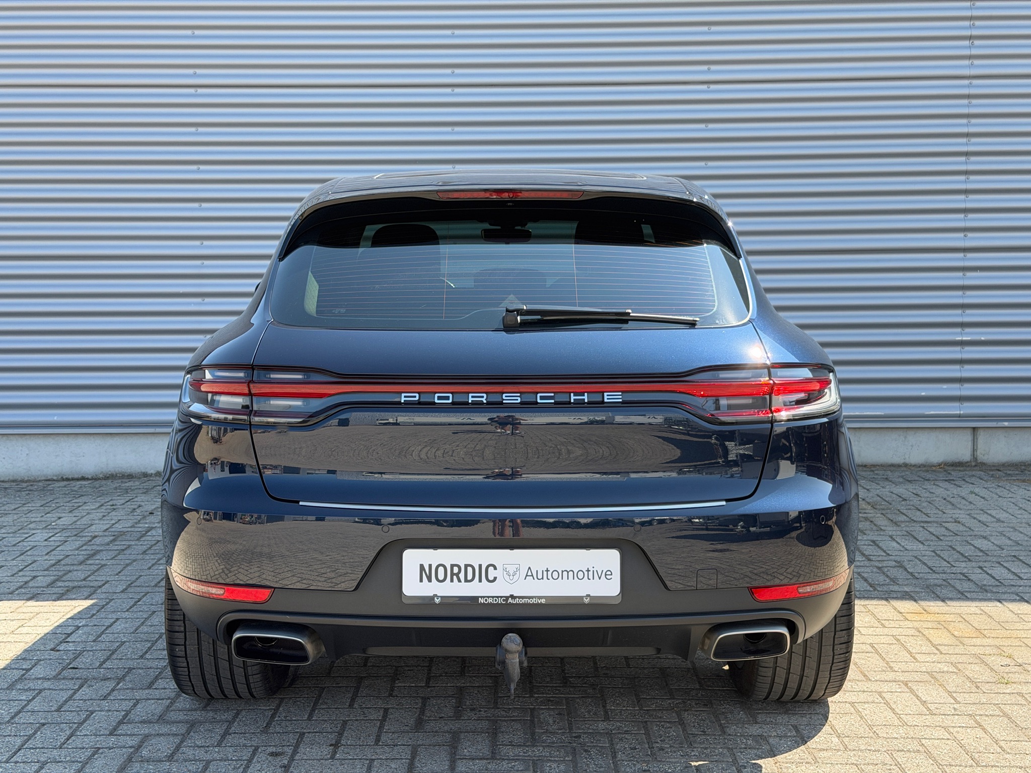 
								Porsche Macan 2.0 AWD full									