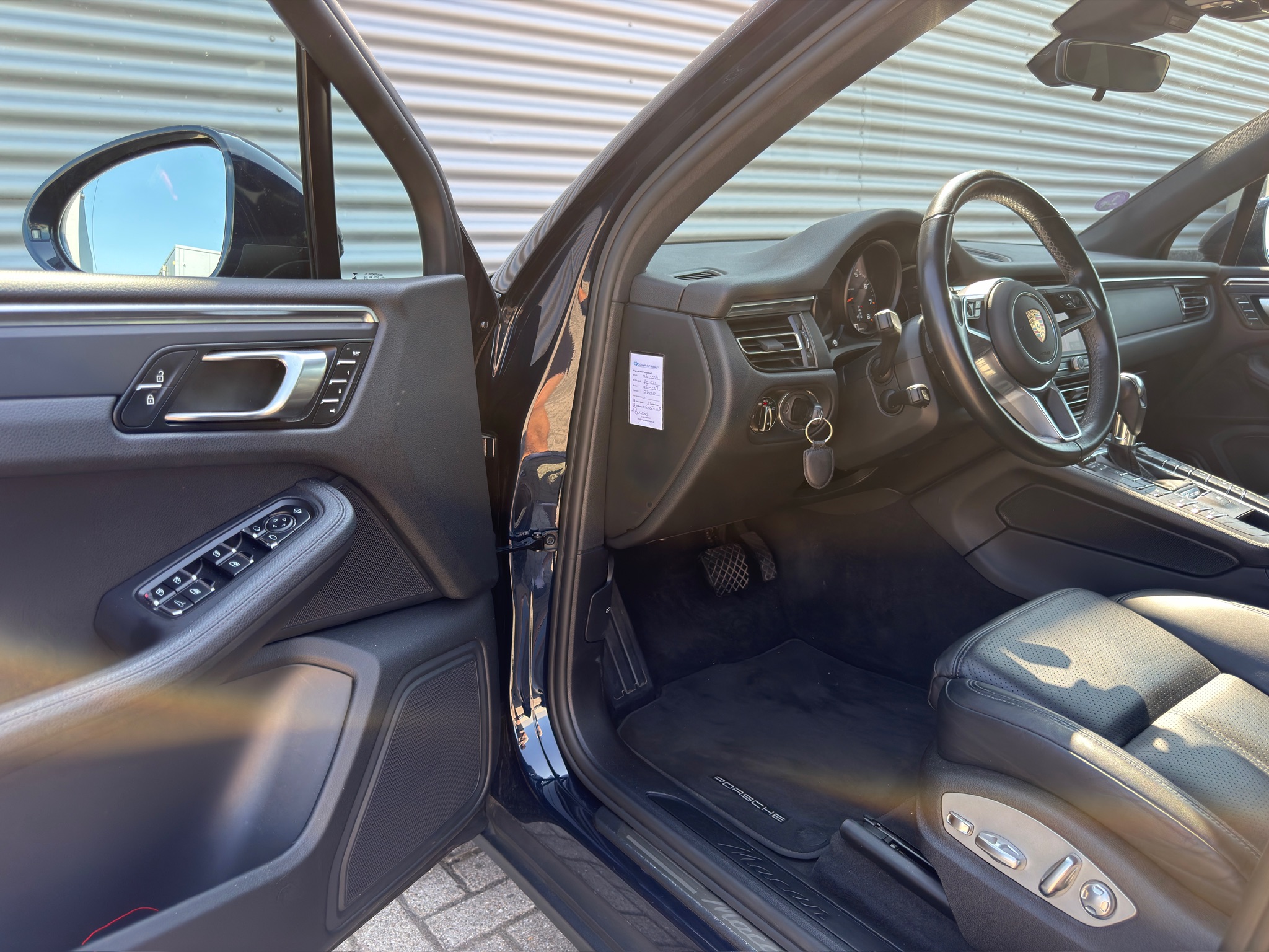 
								Porsche Macan 2.0 AWD full									