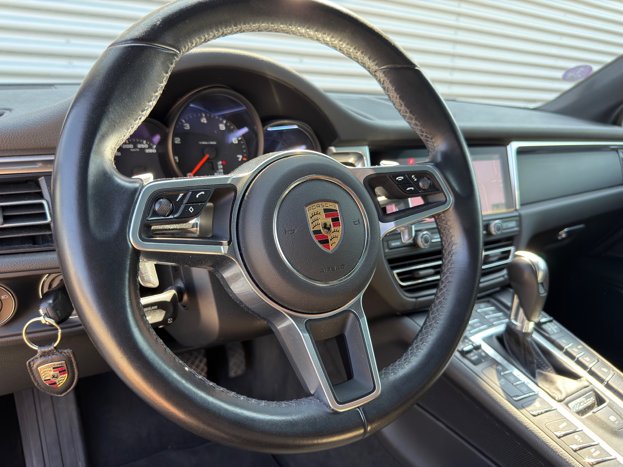 
								Porsche Macan 2.0 AWD full									