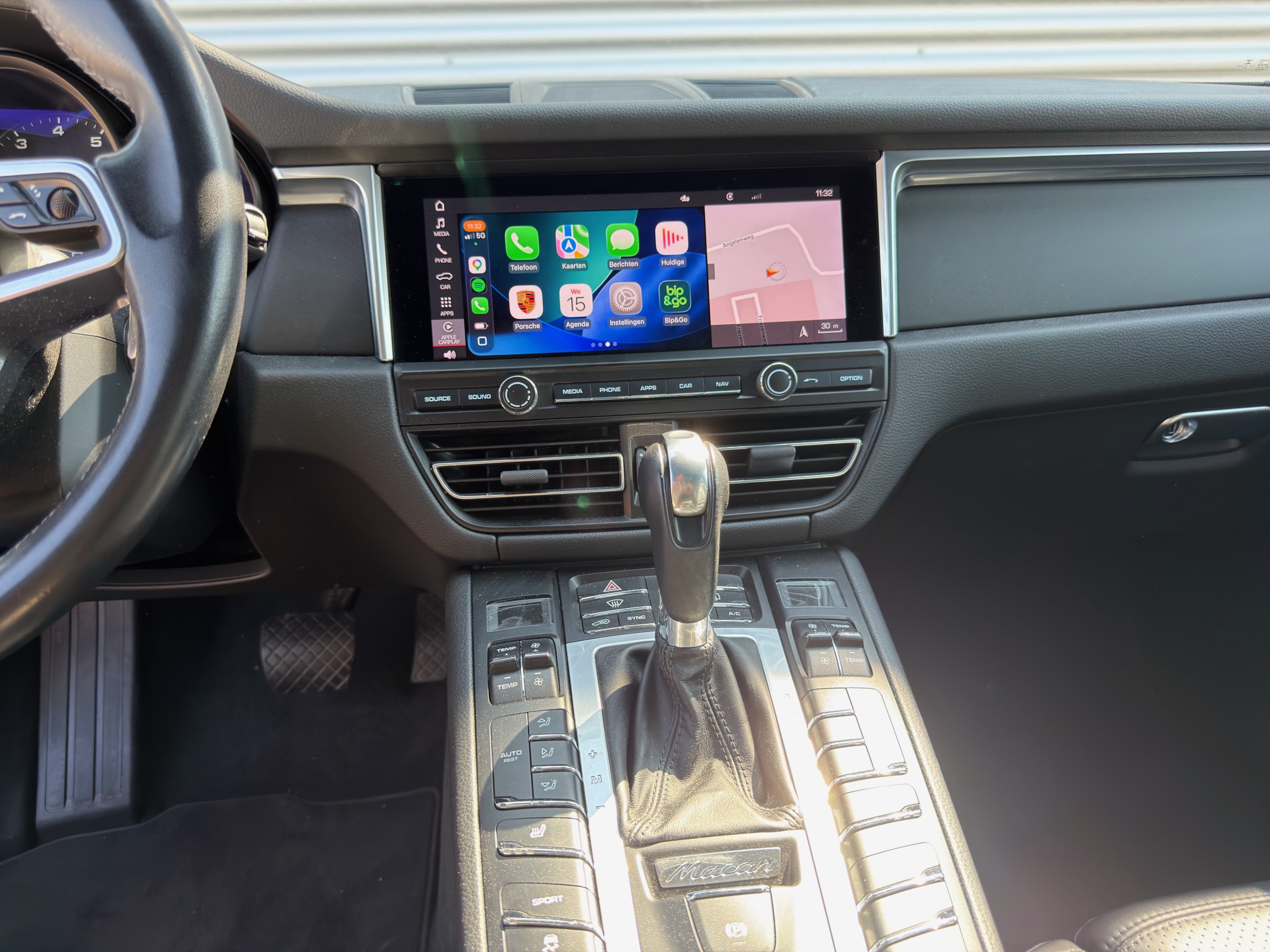 
								Porsche Macan 2.0 AWD full									