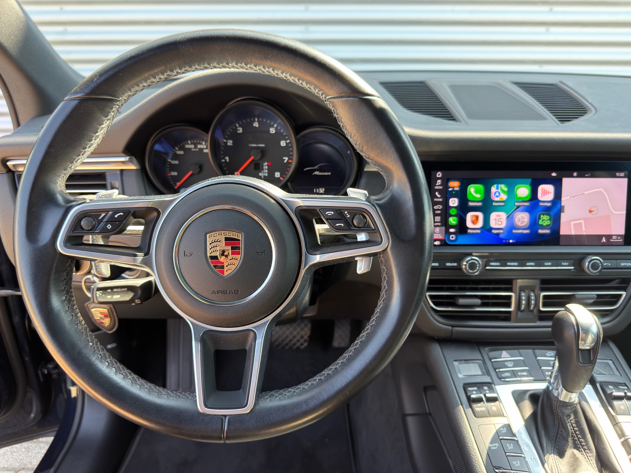 
								Porsche Macan 2.0 AWD full									