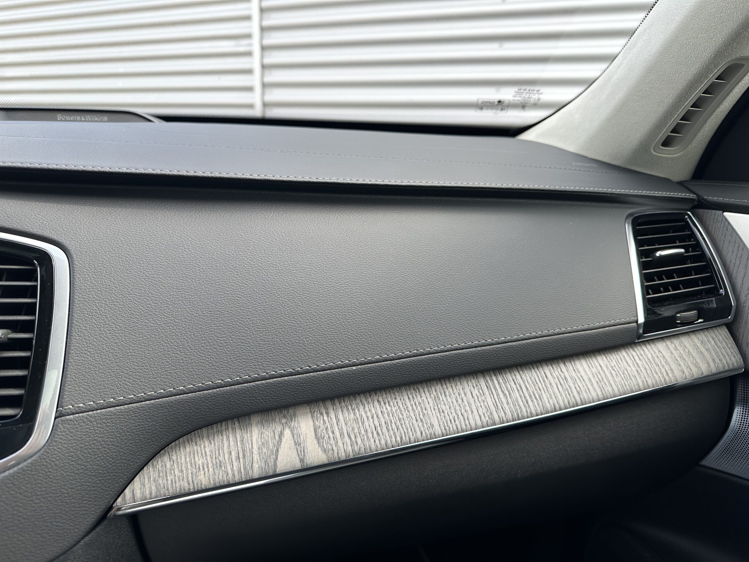 
								Volvo XC90 T8 PLUS DARK AWD RECHARGE BOWERS & WILKINS, PANORAMADAK, TREKHAAK full									