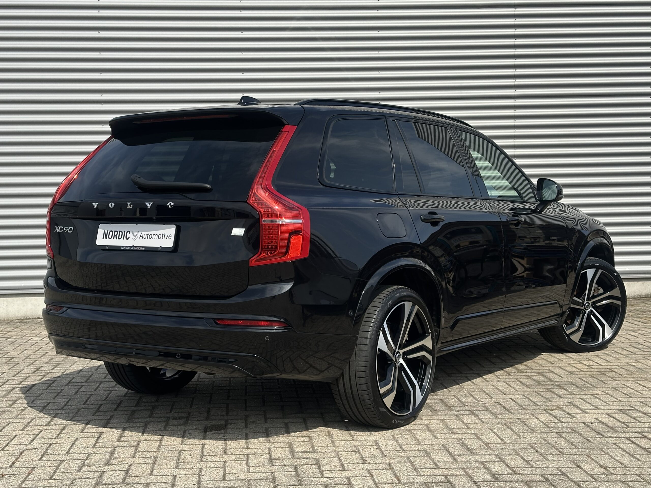 
								Volvo XC90 T8 PLUS DARK AWD RECHARGE BOWERS & WILKINS, PANORAMADAK, TREKHAAK full									