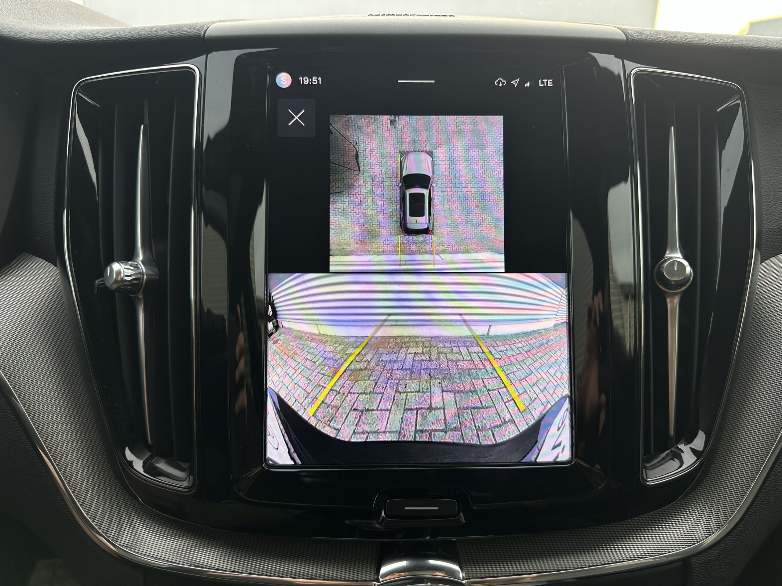 
								Volvo XC60 2.0 T6 RECHARGE PLUS BLACK EDITION PANORAMADAK TREKHAAK HARMAN KARDON full									