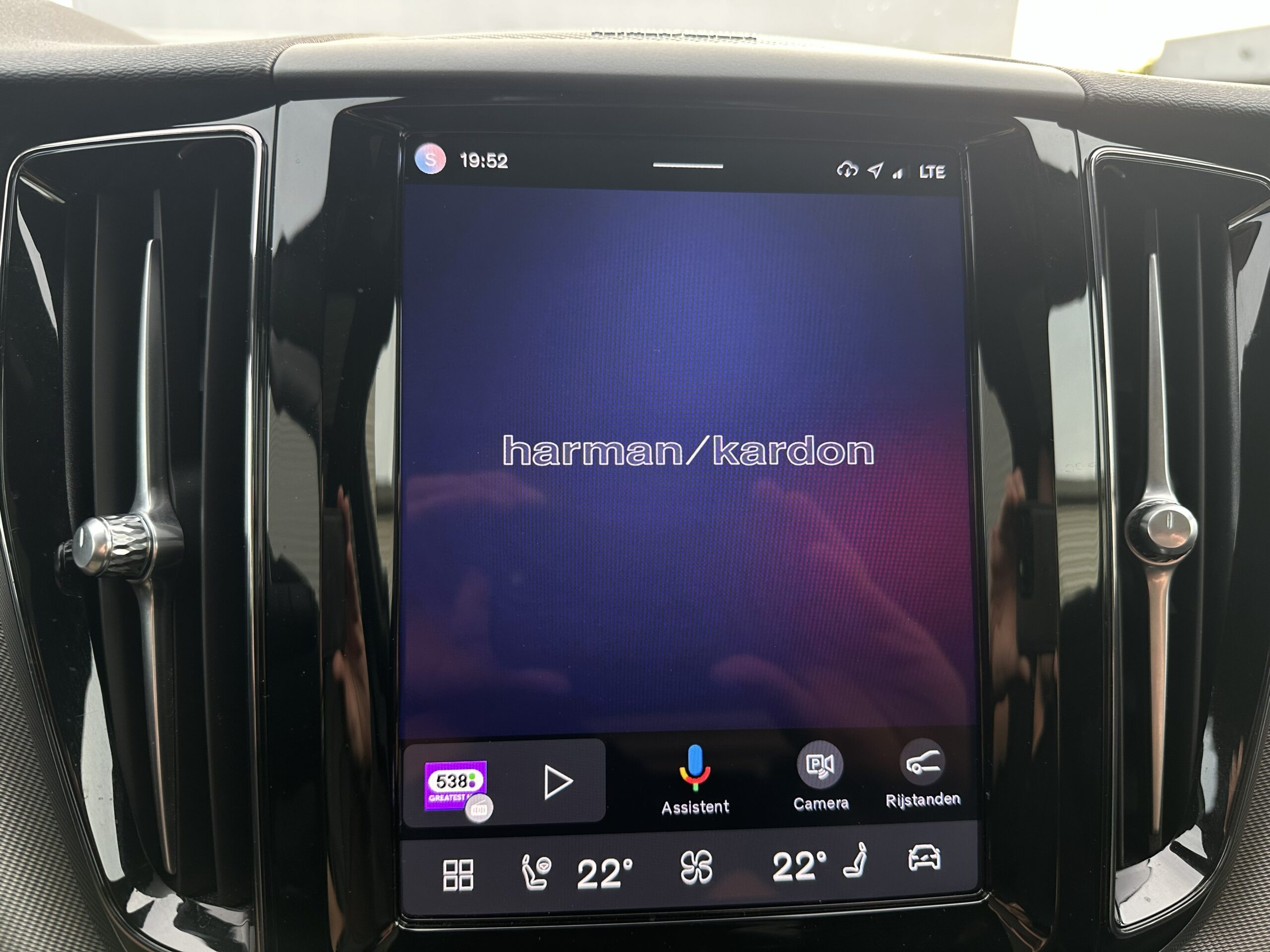 
								Volvo XC60 2.0 T6 RECHARGE PLUS BLACK EDITION PANORAMADAK TREKHAAK HARMAN KARDON full									