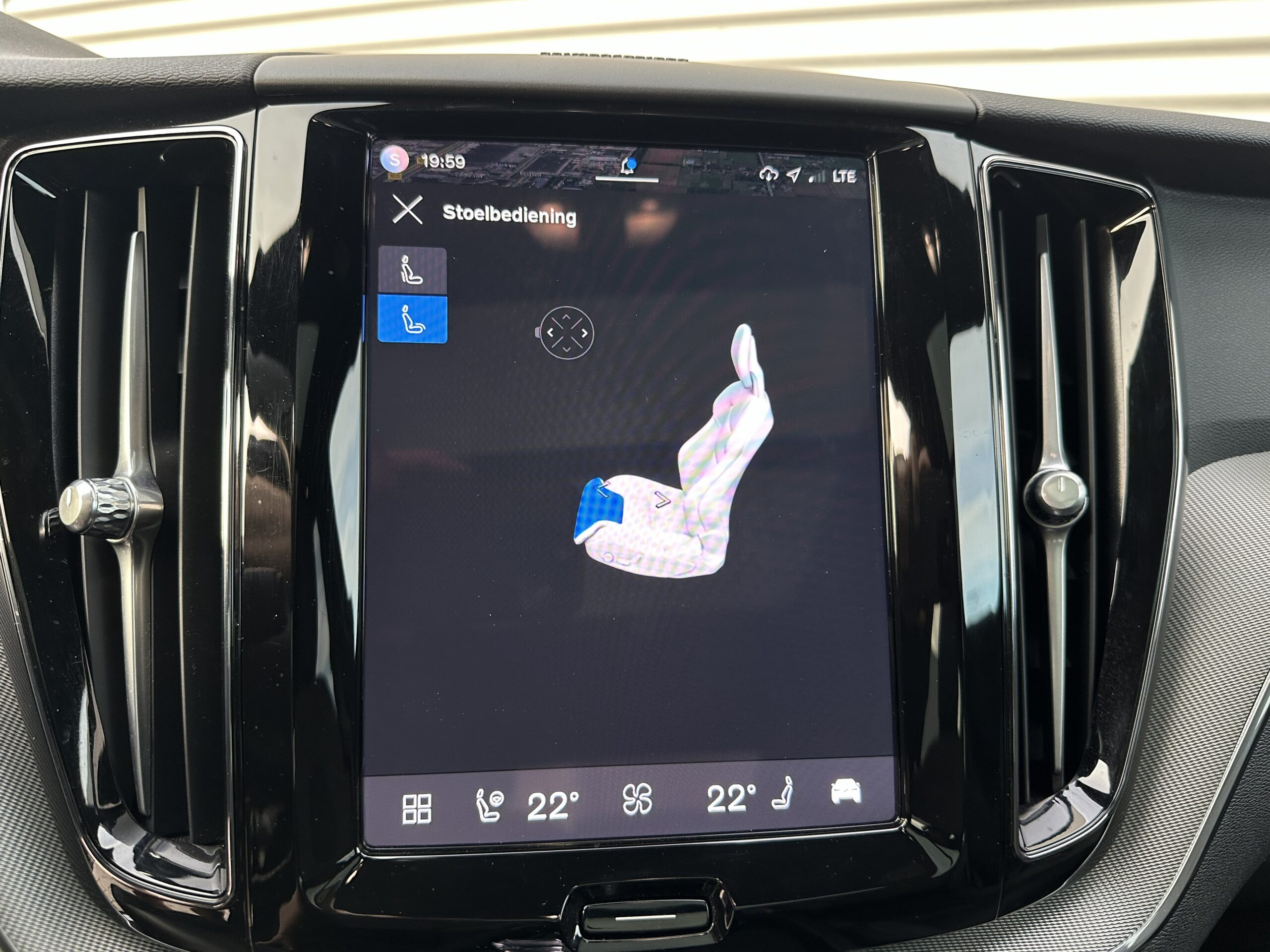 
								Volvo XC60 2.0 T6 RECHARGE PLUS BLACK EDITION PANORAMADAK TREKHAAK HARMAN KARDON full									