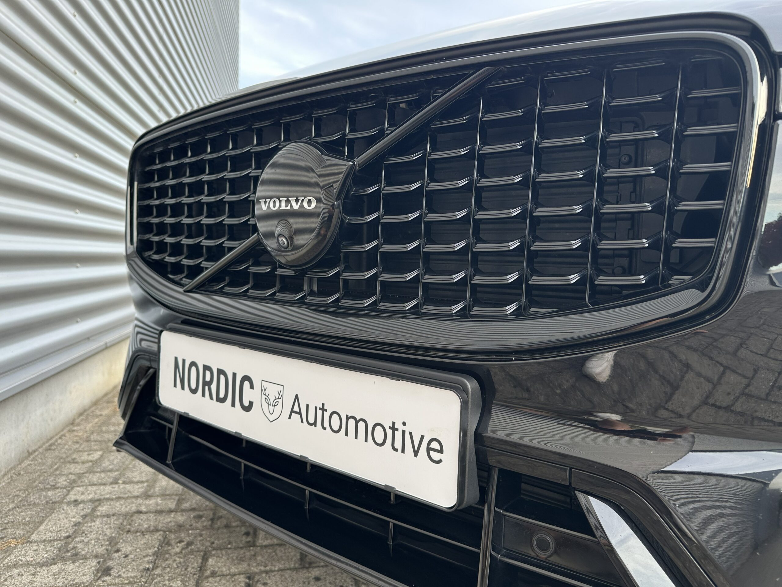 
								Volvo XC60 2.0 T6 RECHARGE PLUS BLACK EDITION PANORAMADAK TREKHAAK HARMAN KARDON full									