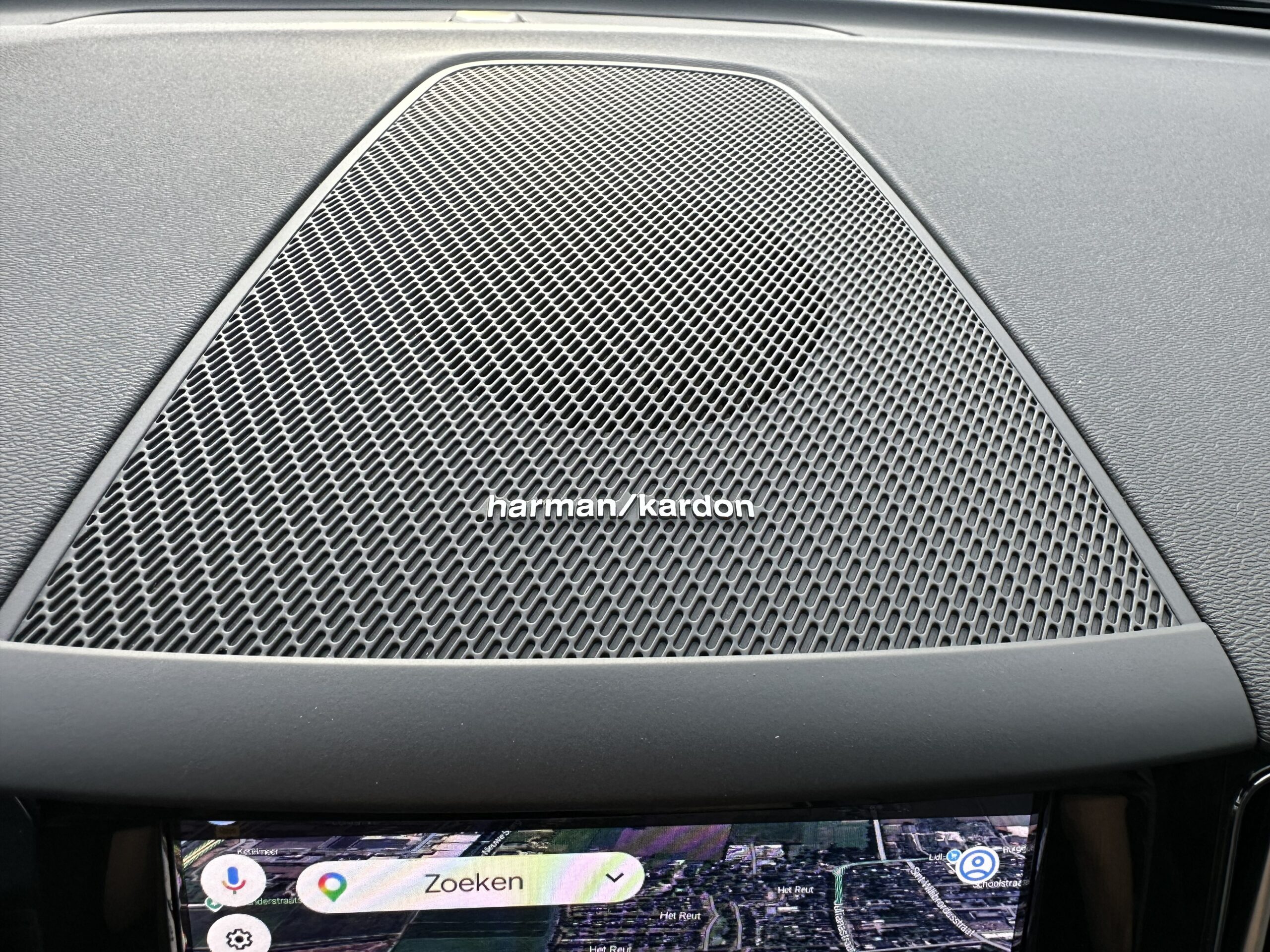 
								Volvo XC60 2.0 T6 RECHARGE PLUS BLACK EDITION PANORAMADAK TREKHAAK HARMAN KARDON full									