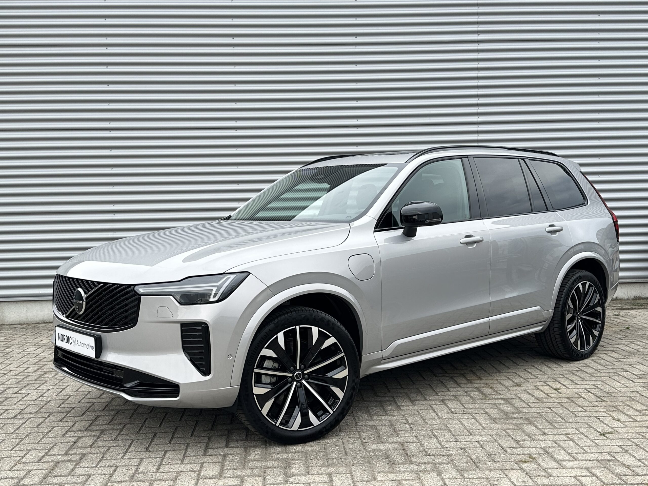 
								XC90 II T8 PLUS DARK LUCHTVERING HARMAN KARDON 2025 full									