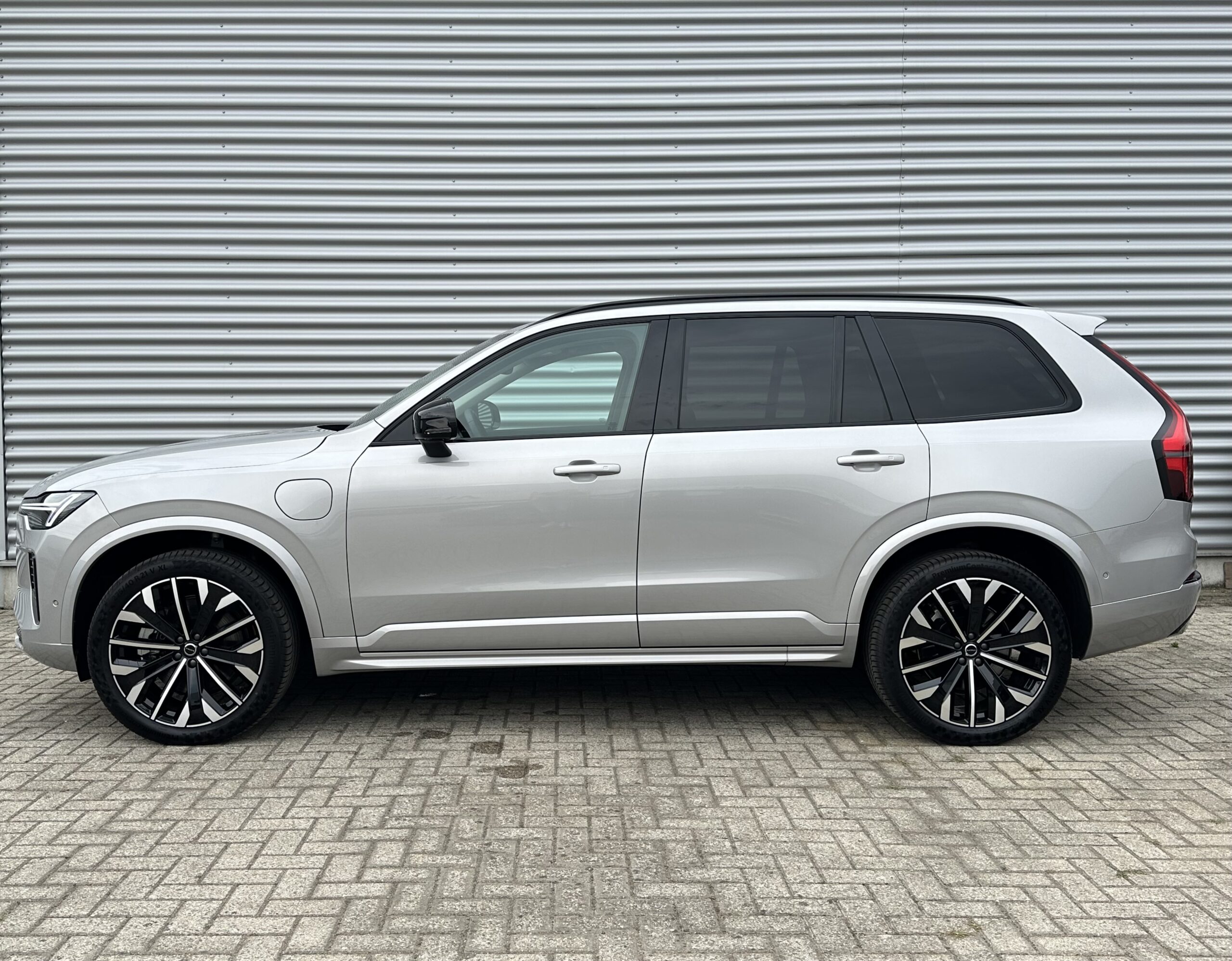 
								XC90 II T8 PLUS DARK LUCHTVERING HARMAN KARDON 2025 full									