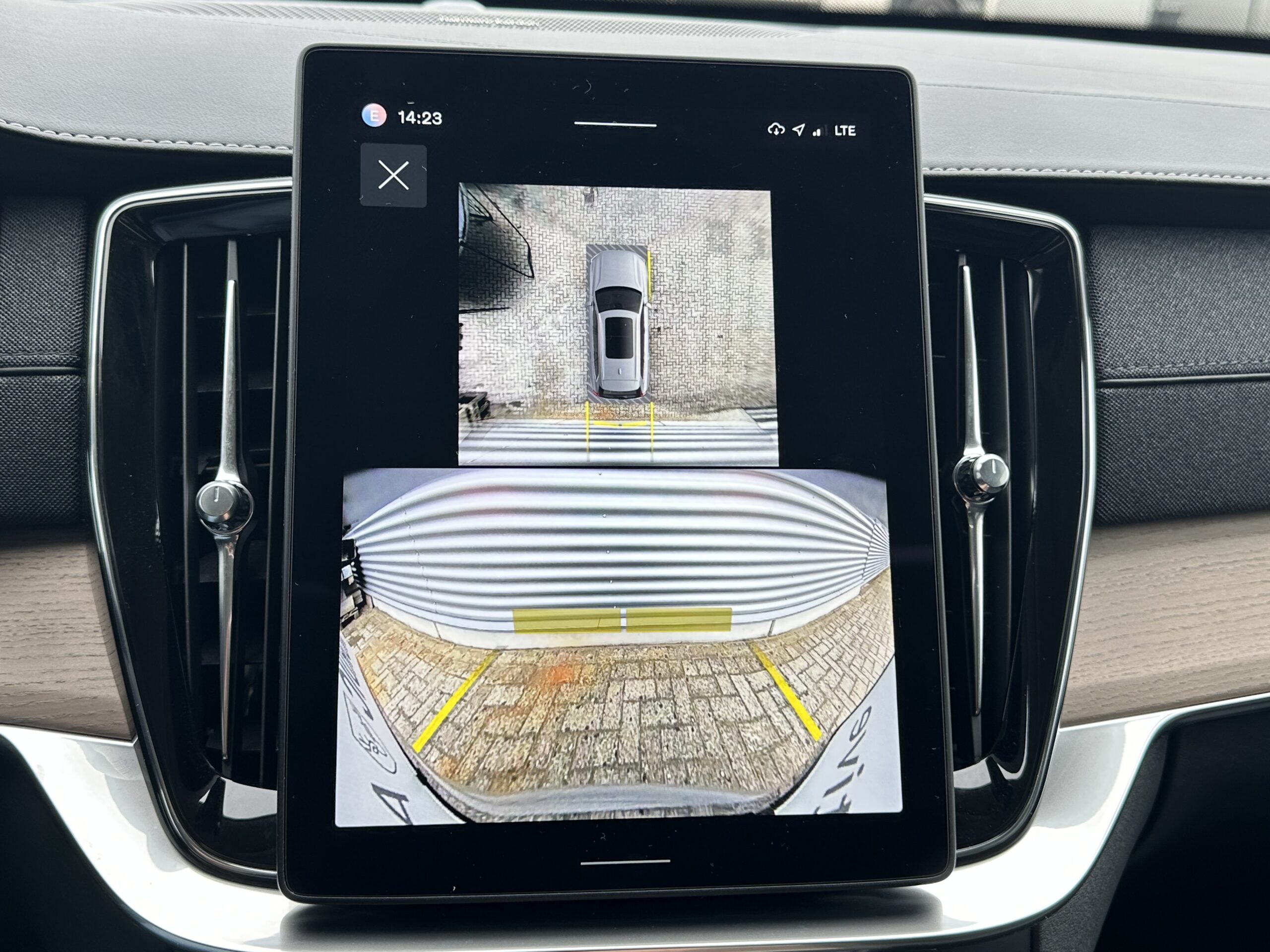 
								XC90 II T8 PLUS DARK LUCHTVERING HARMAN KARDON 2025 full									