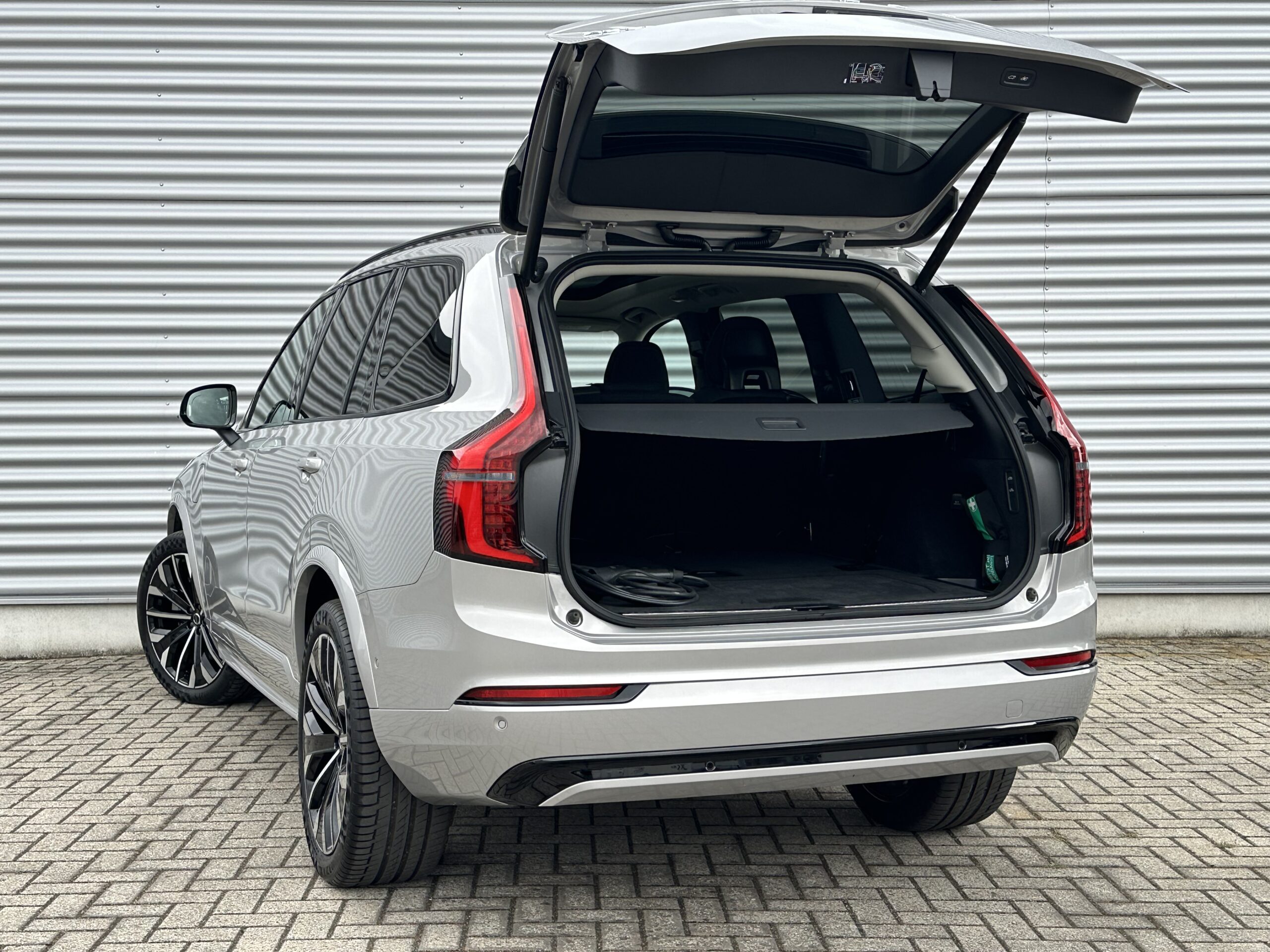 
								XC90 II T8 PLUS DARK LUCHTVERING HARMAN KARDON 2025 full									