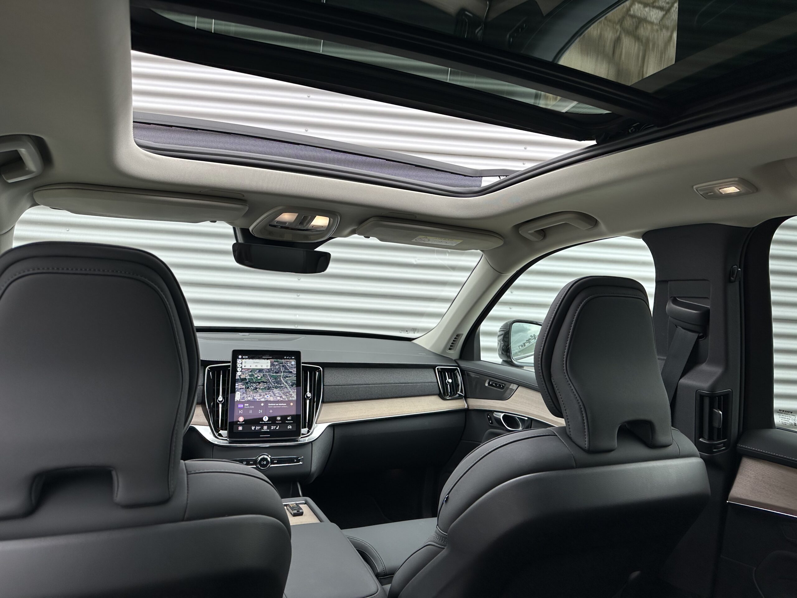 
								XC90 II T8 PLUS DARK LUCHTVERING HARMAN KARDON 2025 full									