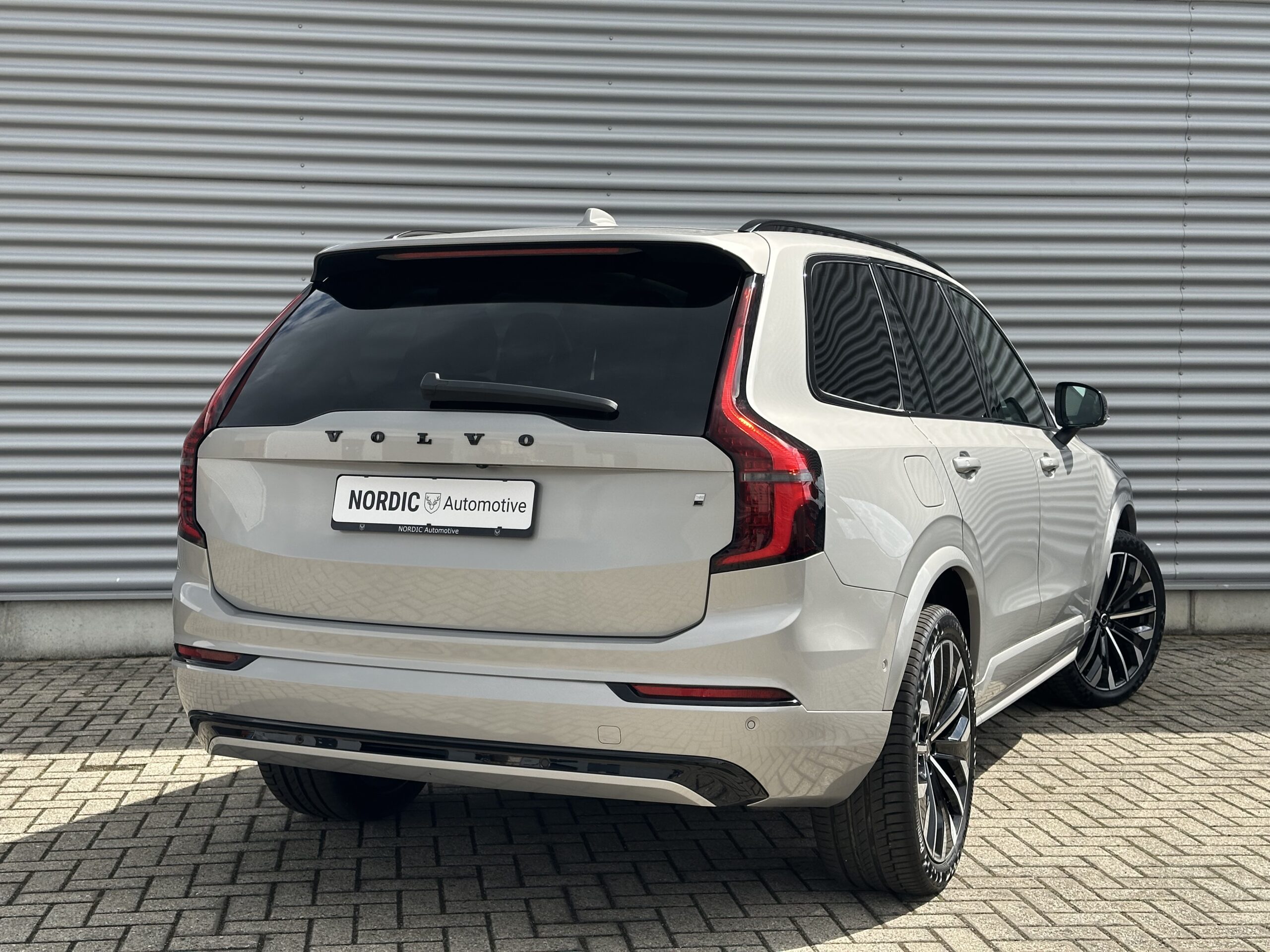
								XC90 II T8 PLUS DARK LUCHTVERING HARMAN KARDON 2025 full									