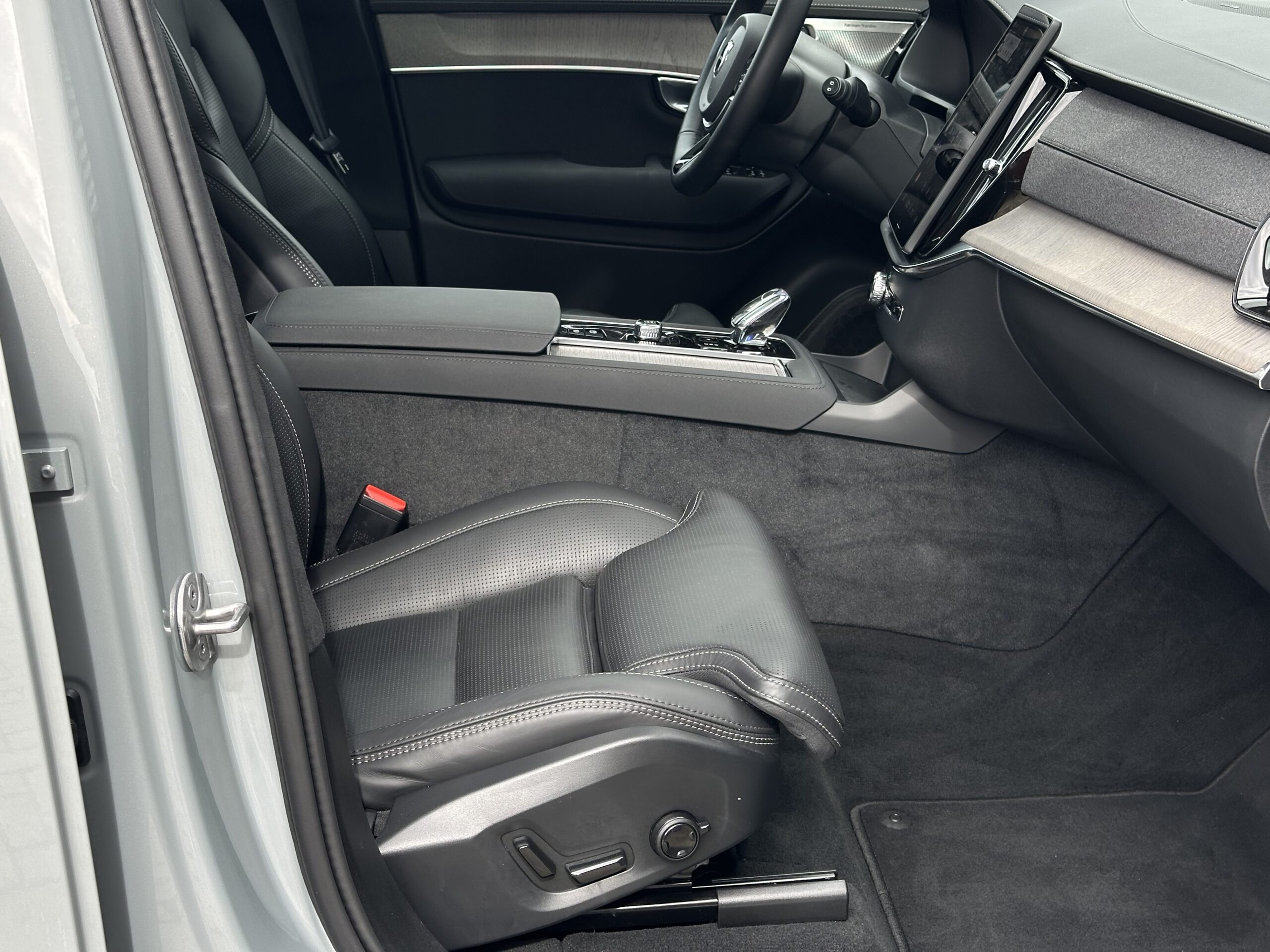 
								Volvo XC90 T8 ULTRA DARK PLUG-IN HYBRID PANORAMADAK NAPPALEDER full									
