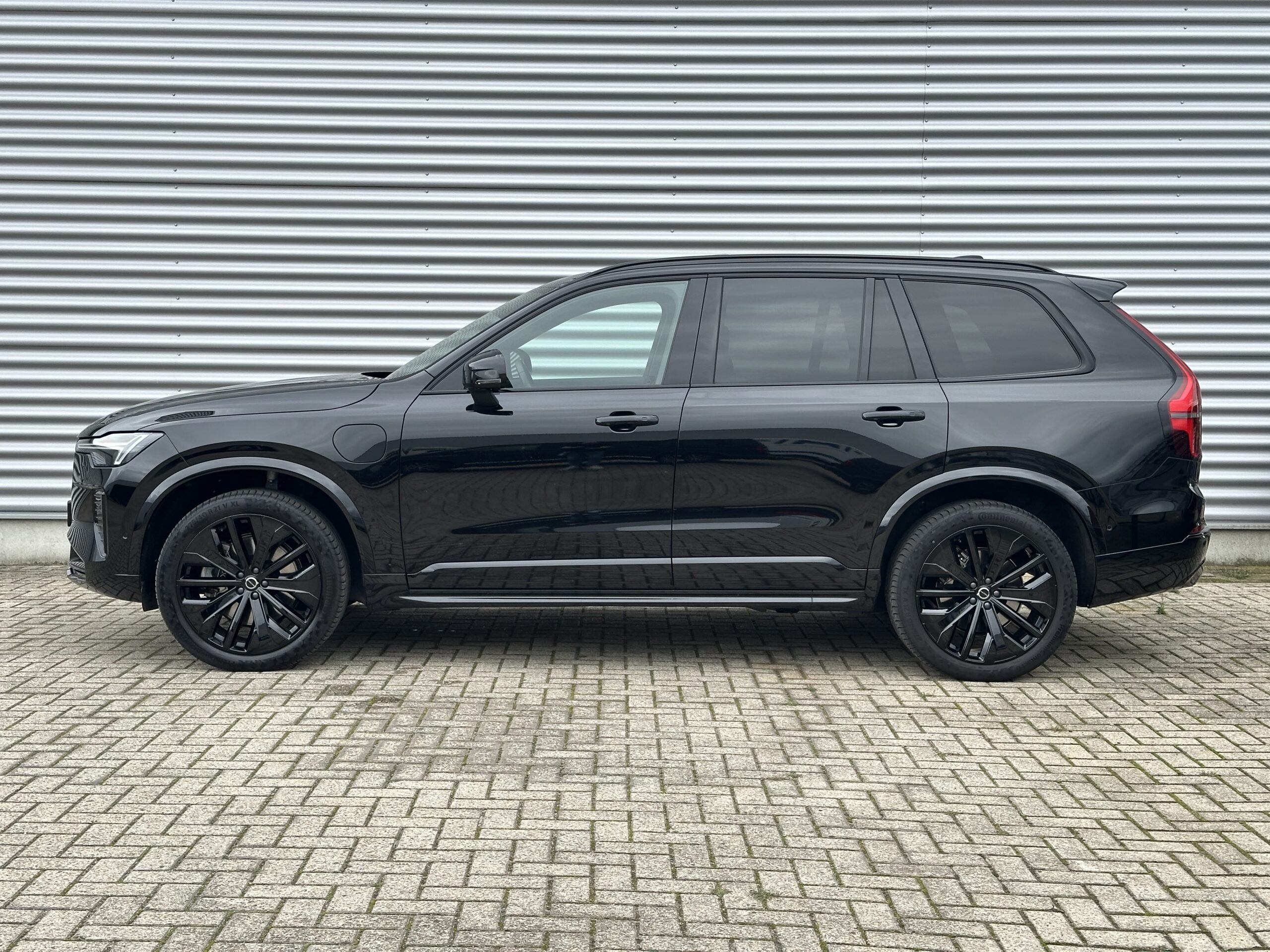 
								Volvo XC90 Black Edition Plus T8 PLUG IN HYBRID full									