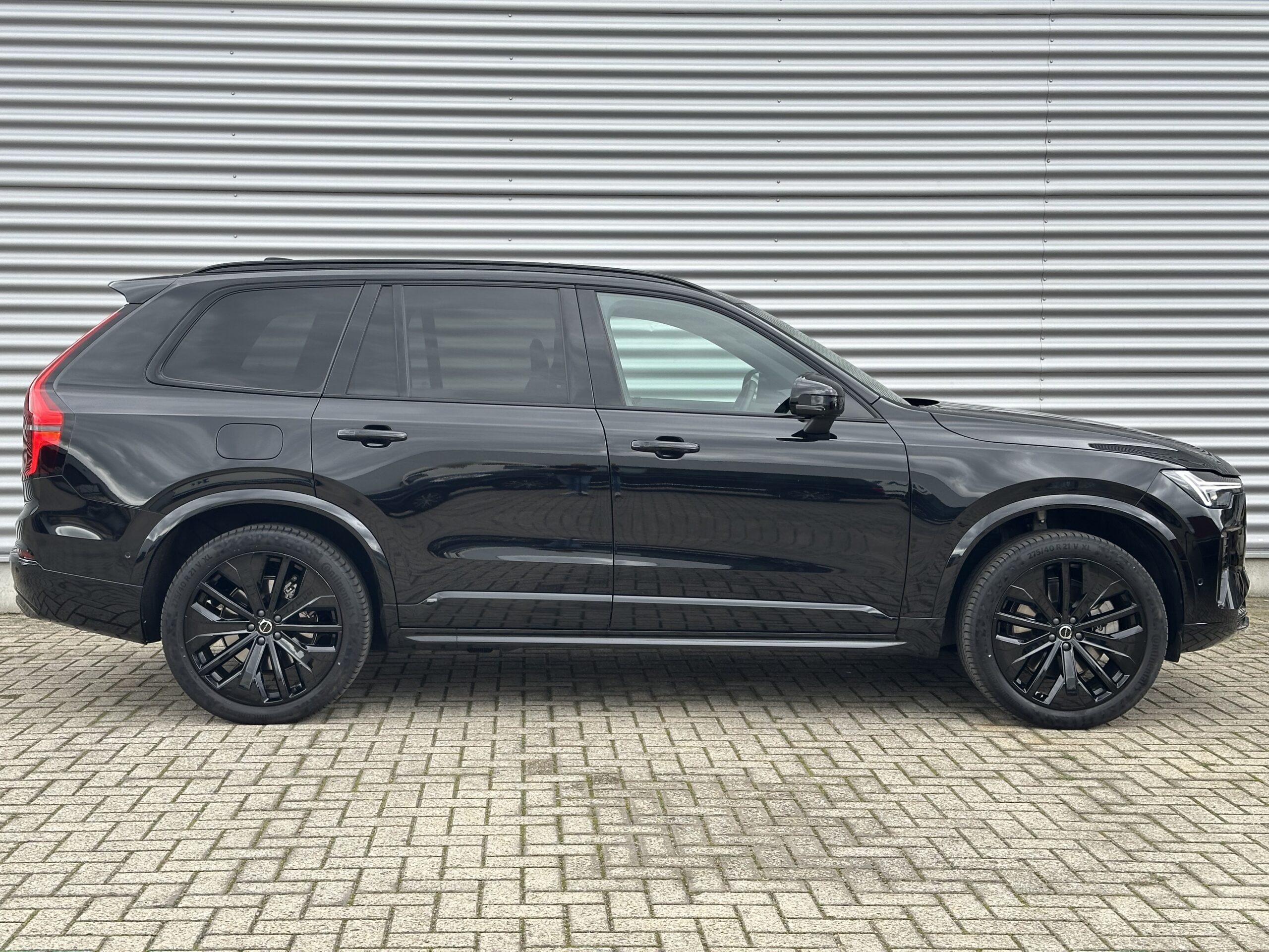 
								Volvo XC90 Black Edition Plus T8 PLUG IN HYBRID full									
