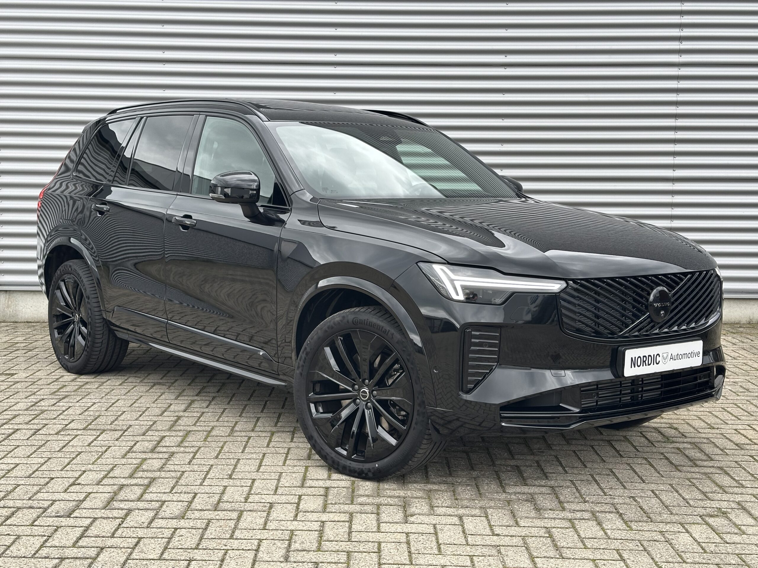 
								Volvo XC90 Black Edition Plus T8 PLUG IN HYBRID full									