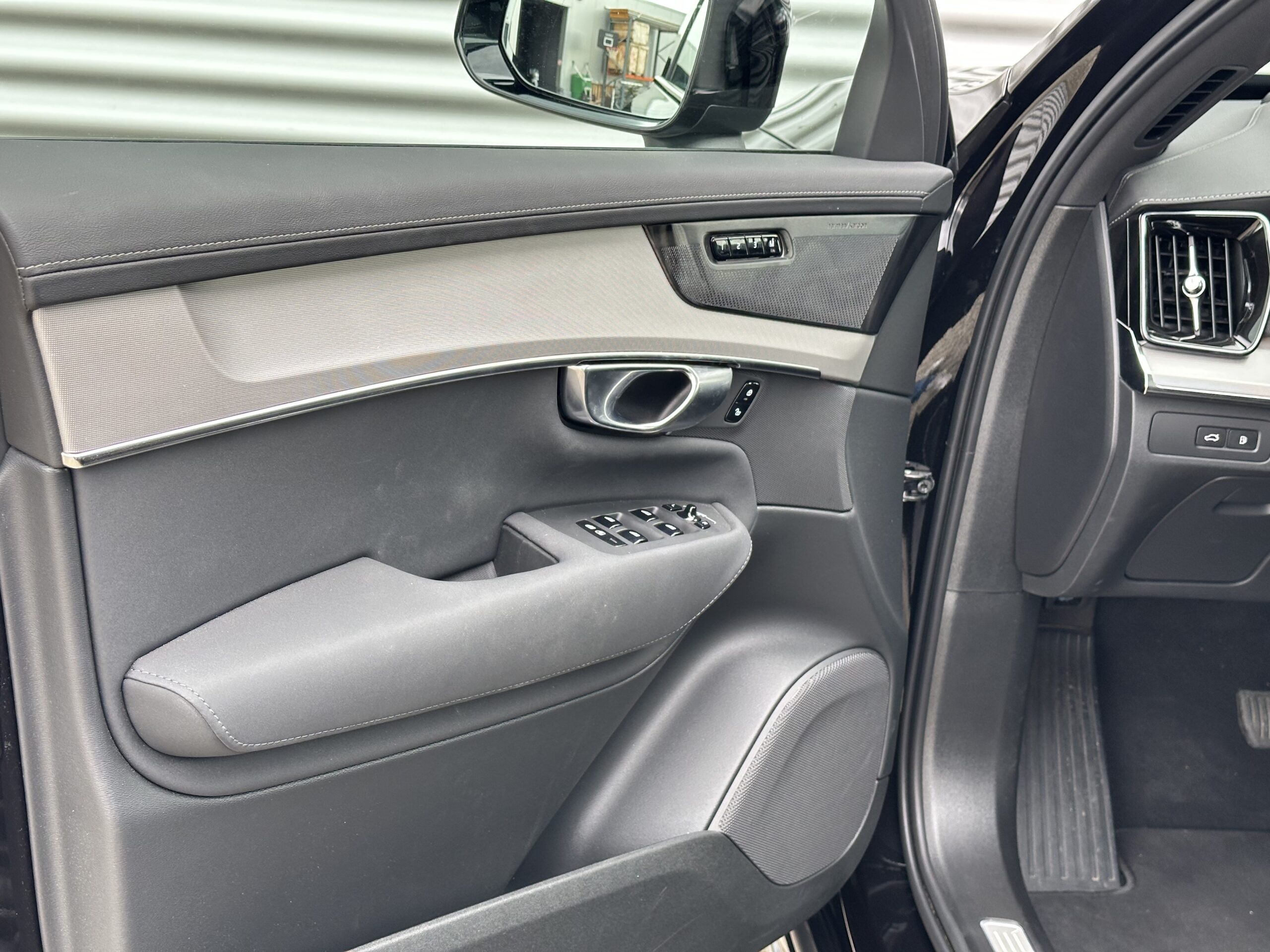 
								Volvo XC90 Black Edition Plus T8 PLUG IN HYBRID full									