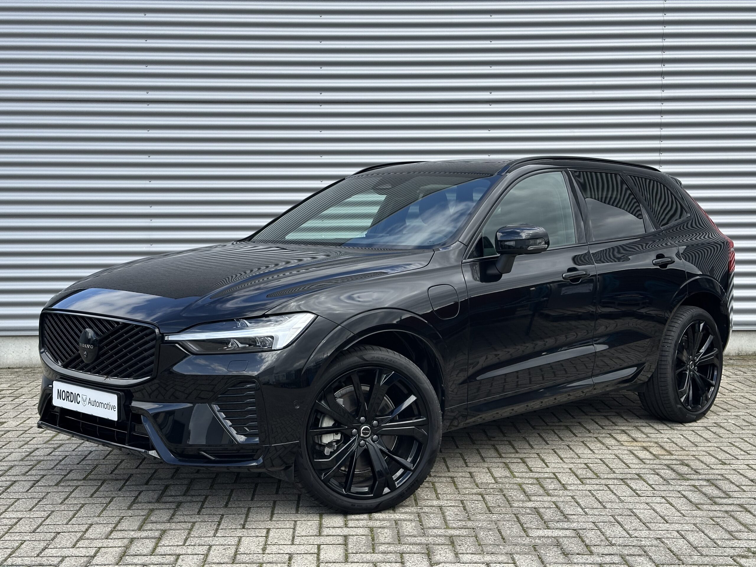 
								Volvo XC60 T6 Facelift Black Edition Ultra – Panoramadak – HUD – Harman full									