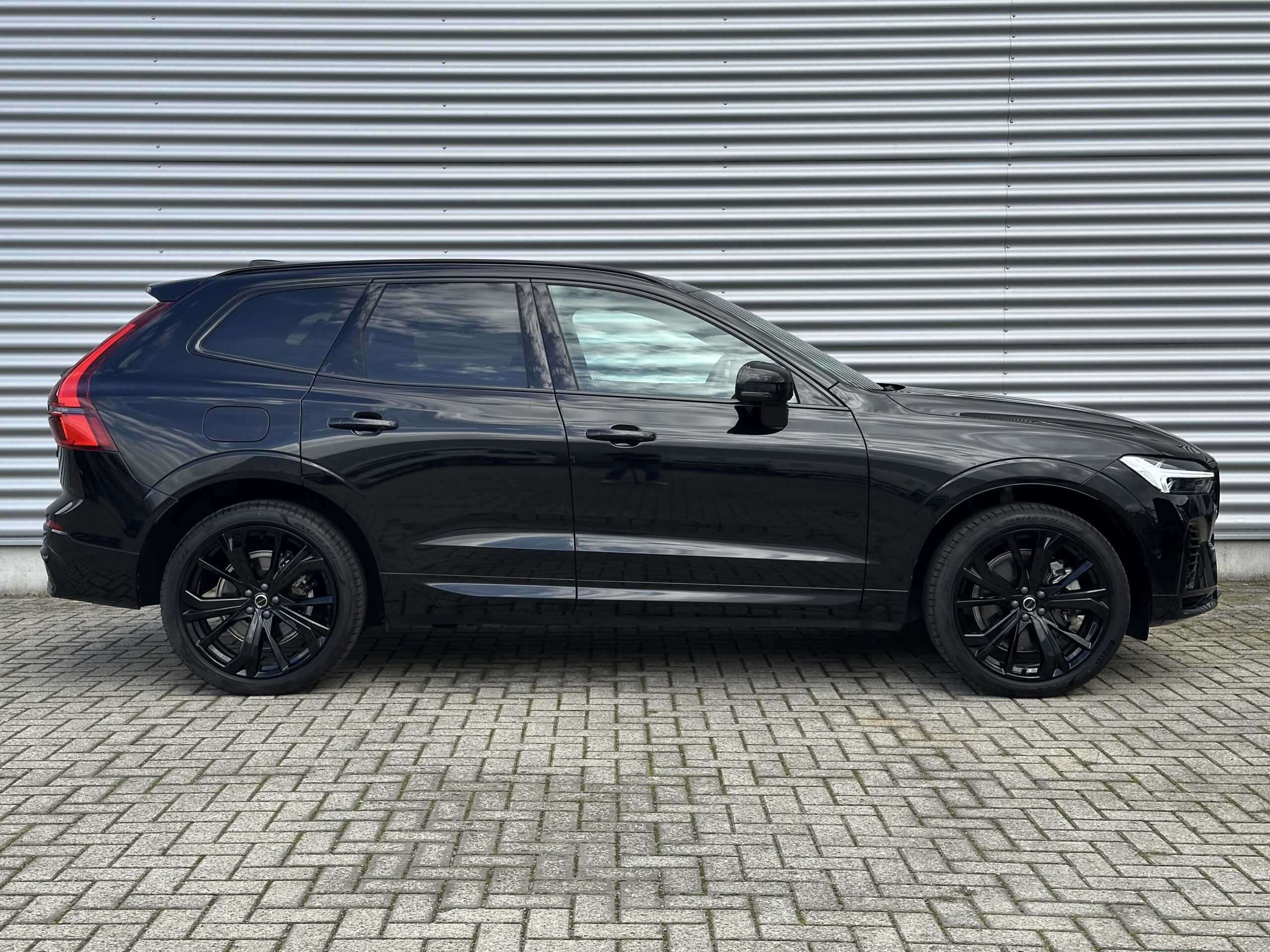 
								Volvo XC60 T6 Facelift Black Edition Ultra – Panoramadak – HUD – Harman full									