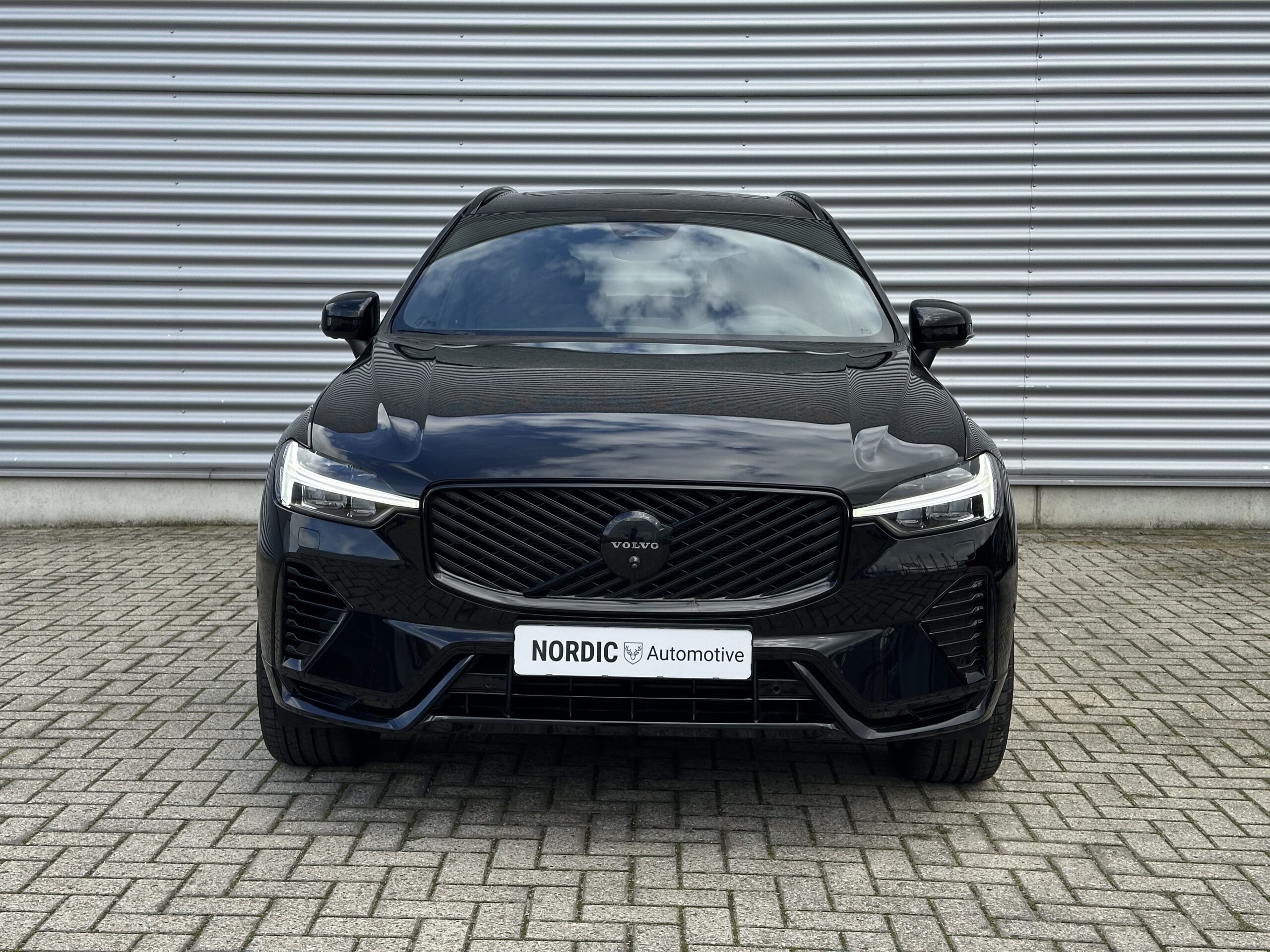 
								Volvo XC60 T6 Facelift Black Edition Ultra – Panoramadak – HUD – Harman full									