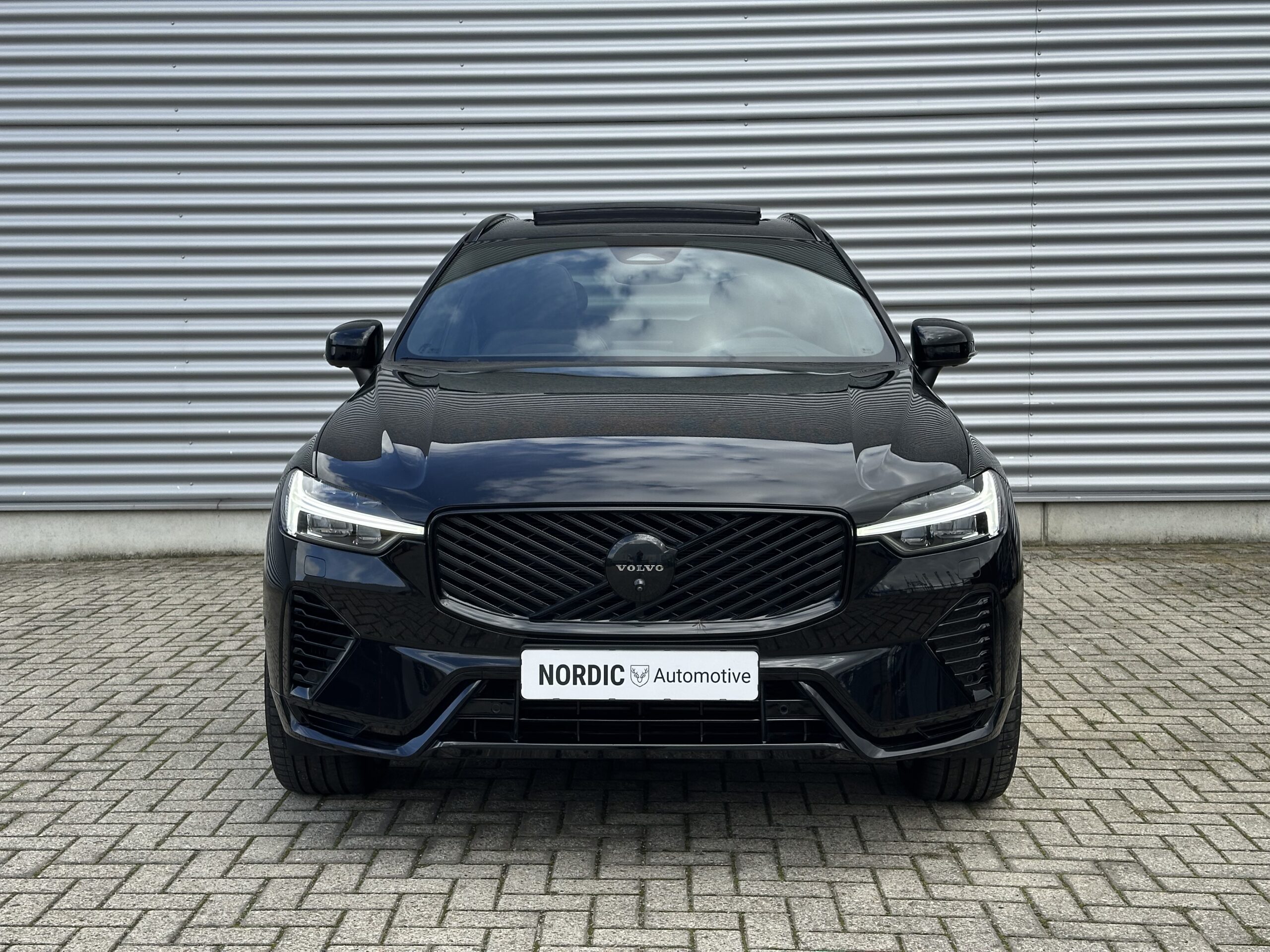 
								Volvo XC60 T6 Facelift Black Edition Ultra – Panoramadak – HUD – Harman full									