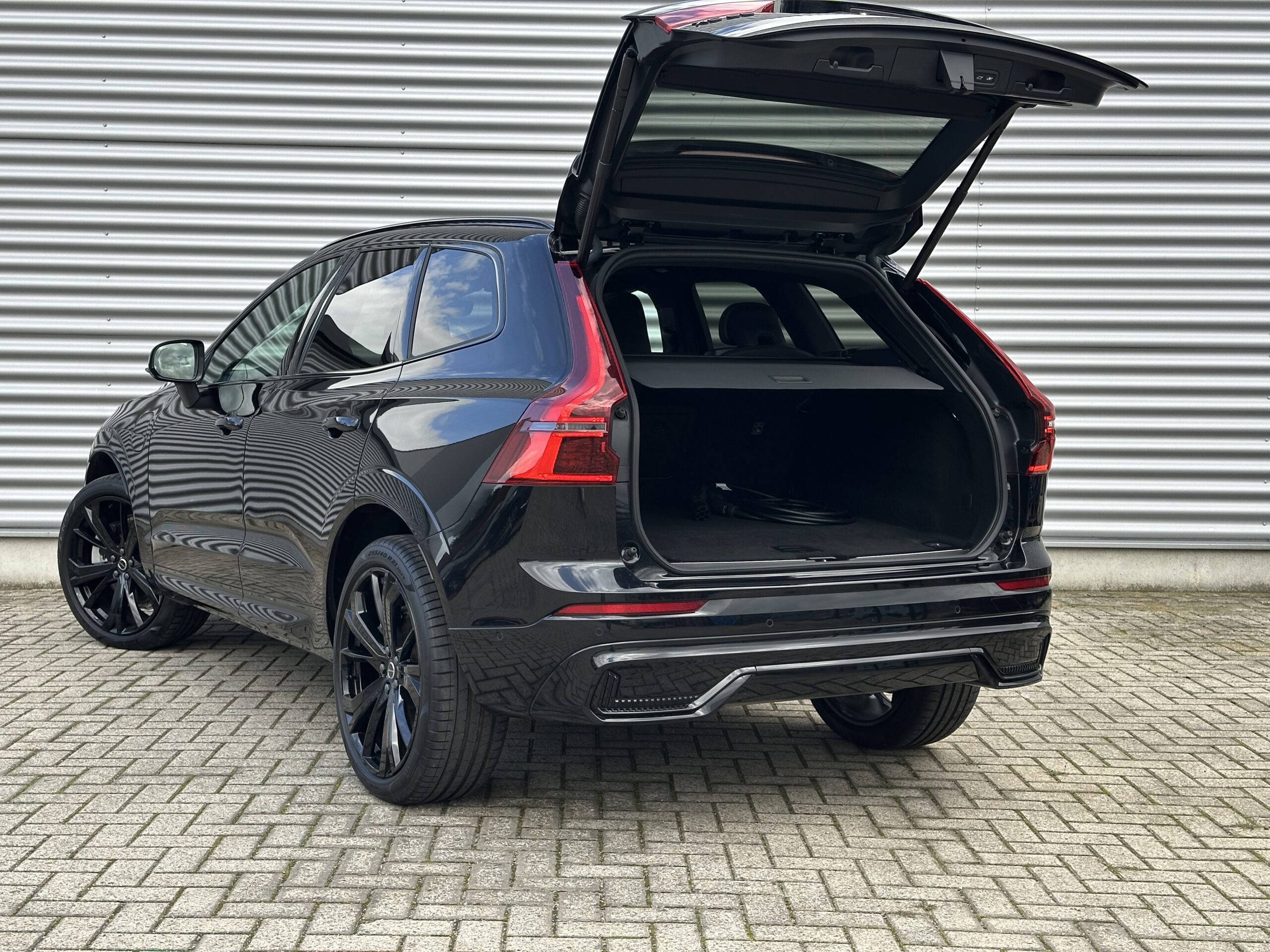
								Volvo XC60 T6 Facelift Black Edition Ultra – Panoramadak – HUD – Harman full									