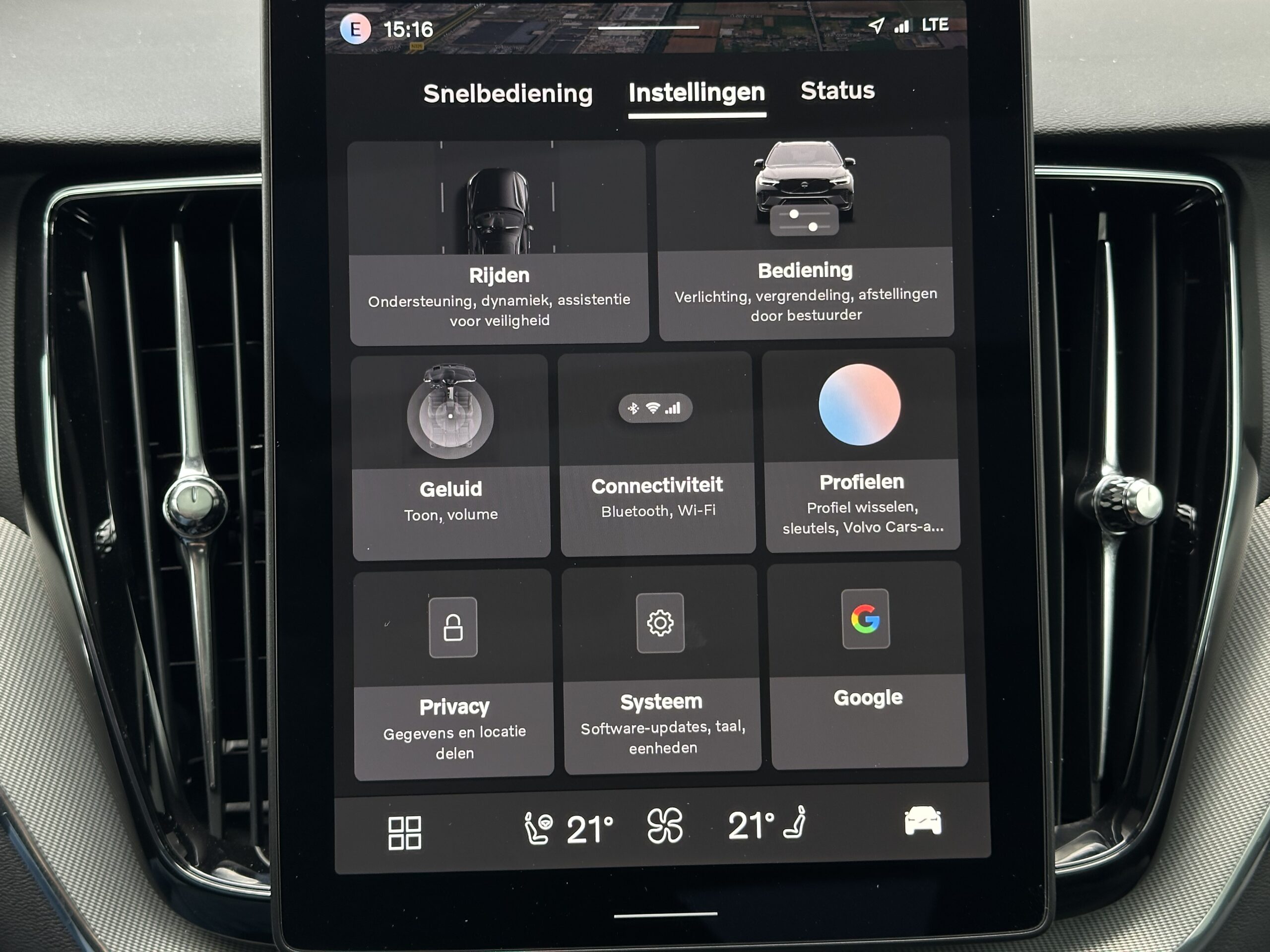 
								Volvo XC60 T6 Facelift Black Edition Ultra – Panoramadak – HUD – Harman full									
