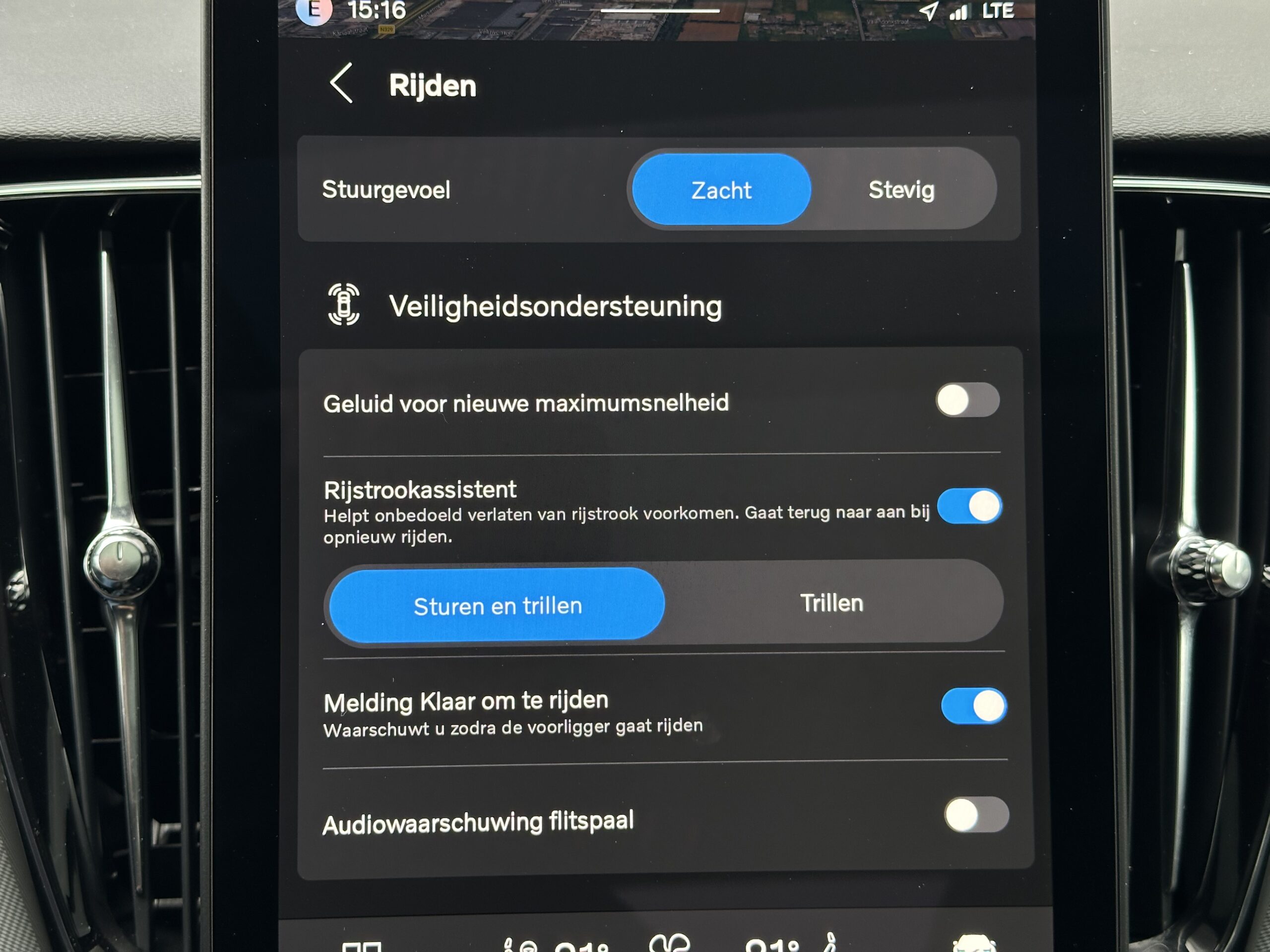 
								Volvo XC60 T6 Facelift Black Edition Ultra – Panoramadak – HUD – Harman full									